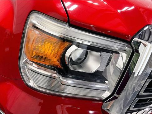 Used 2015 GMC Sierra 1500 SLE w/ SLE Value Package AWD/4WD image 28
