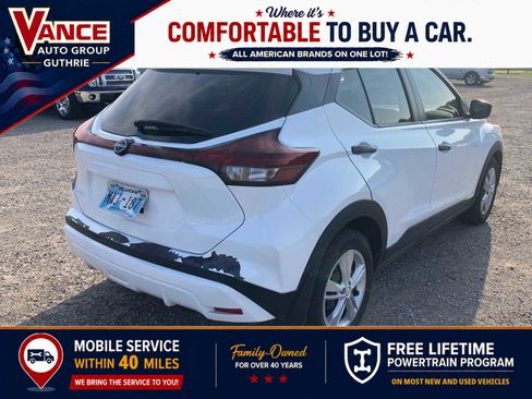 Used 2022 Nissan Kicks S FWD image 7