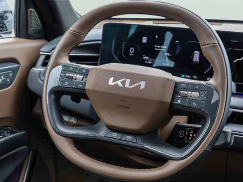 Certified 2026 Kia EV9 GT-Line AWD/4WD image 13
