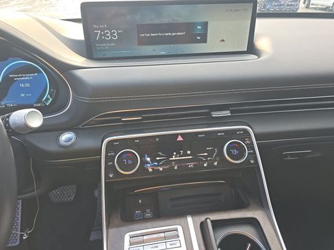 Used 2024 Genesis GV80 3.5T w/ Prestige Package AWD/4WD image 12