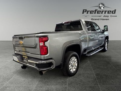 Used 2024 Chevrolet Silverado 2500 LTZ w/ LTZ Plus Package AWD/4WD image 19