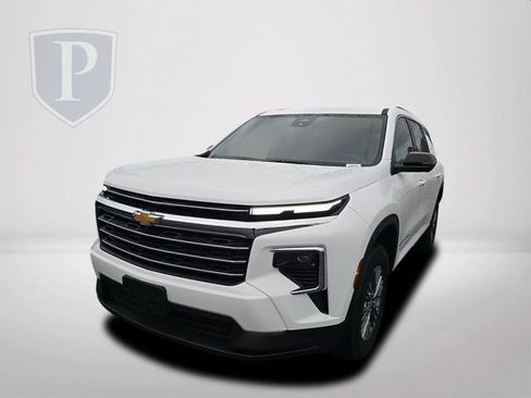 Certified 2024 Chevrolet Traverse LT image 11