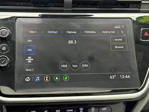 Used 2023 Chevrolet Bolt EUV Premier w/ Sun & Sound Package FWD image 27