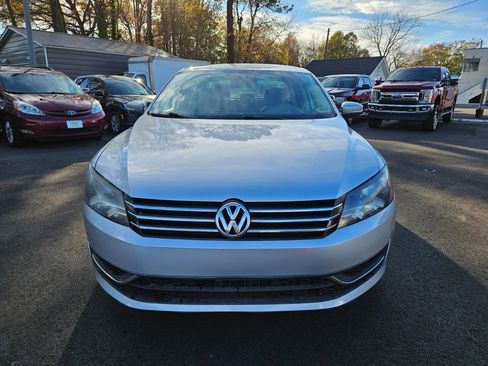 Used 2013 Volkswagen Passat 2.5 S image 2