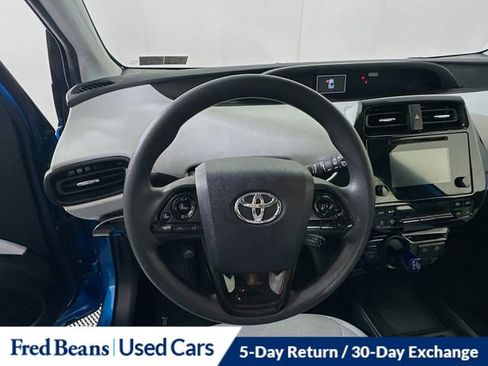 Used 2019 Toyota Prius LE image 12