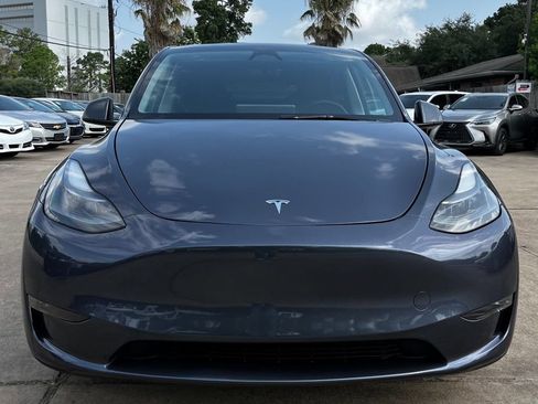 Used 2023 Tesla Model Y AWD image 2