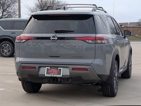 New 2026 Nissan Pathfinder Platinum image 4