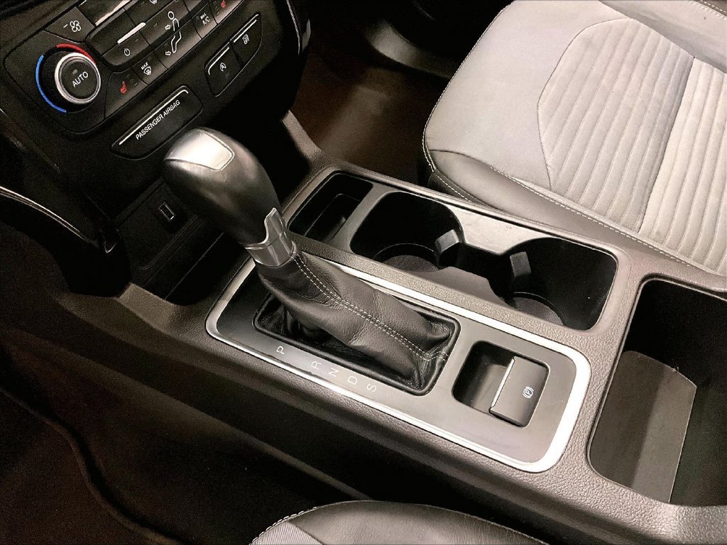 Used 2018 Ford Escape SE w/ SE Sport Appearance Package AWD/4WD image 17