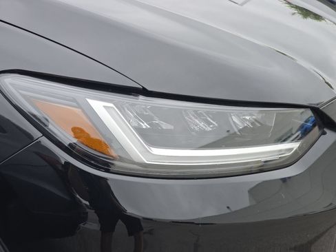 Certified 2025 Honda HR-V Sport image 3