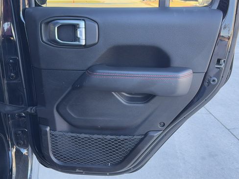 Certified 2022 Jeep Wrangler Unlimited Rubicon w/ Cold Weather Group image 29