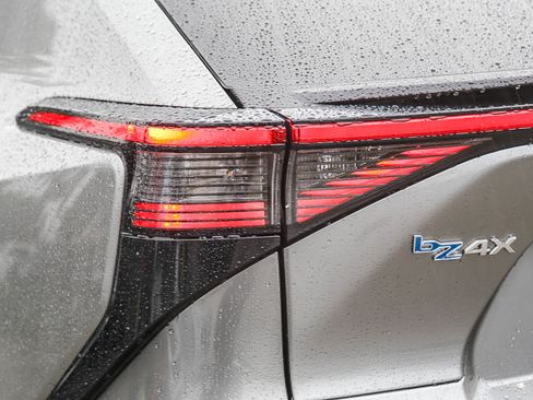 Used 2023 Toyota bZ4X XLE image 9