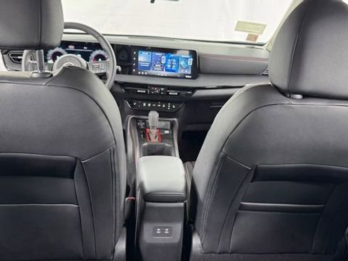 New 2026 Nissan Kicks SR w/ Cold Weather Package AWD/4WD image 17