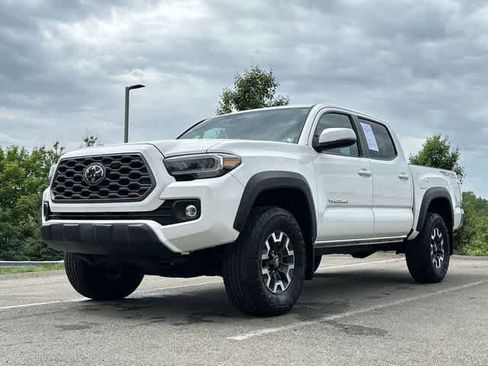 Used 2023 Toyota Tacoma TRD Off-Road AWD/4WD image 18