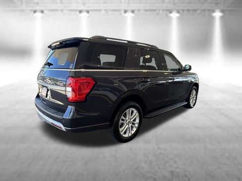 Used 2024 Ford Expedition XLT RWD image 4