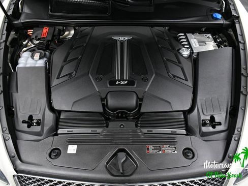 Used 2023 Bentley Bentayga AWD/4WD image 30