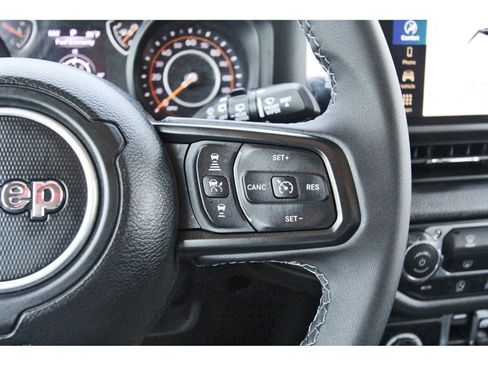 Used 2025 Jeep Wrangler Unlimited Sport AWD/4WD image 23