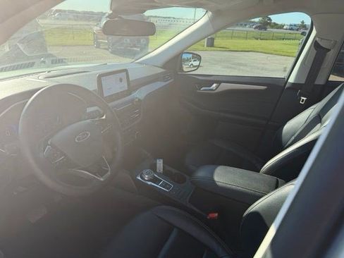 Used 2022 Ford Escape SEL w/ Technology Package FWD image 18
