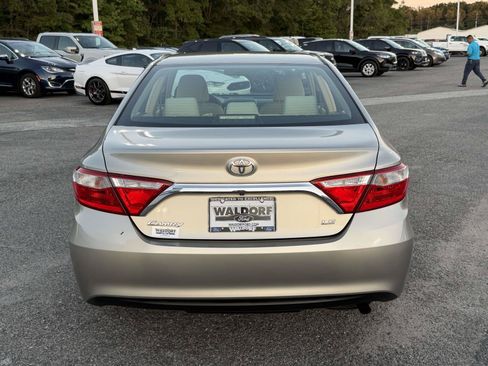 Used 2017 Toyota Camry LE FWD image 3
