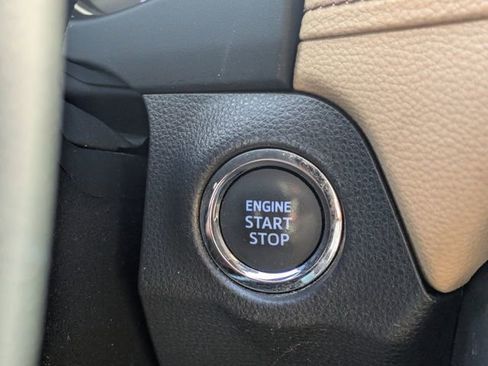 Used 2021 Toyota RAV4 XLE Premium image 30