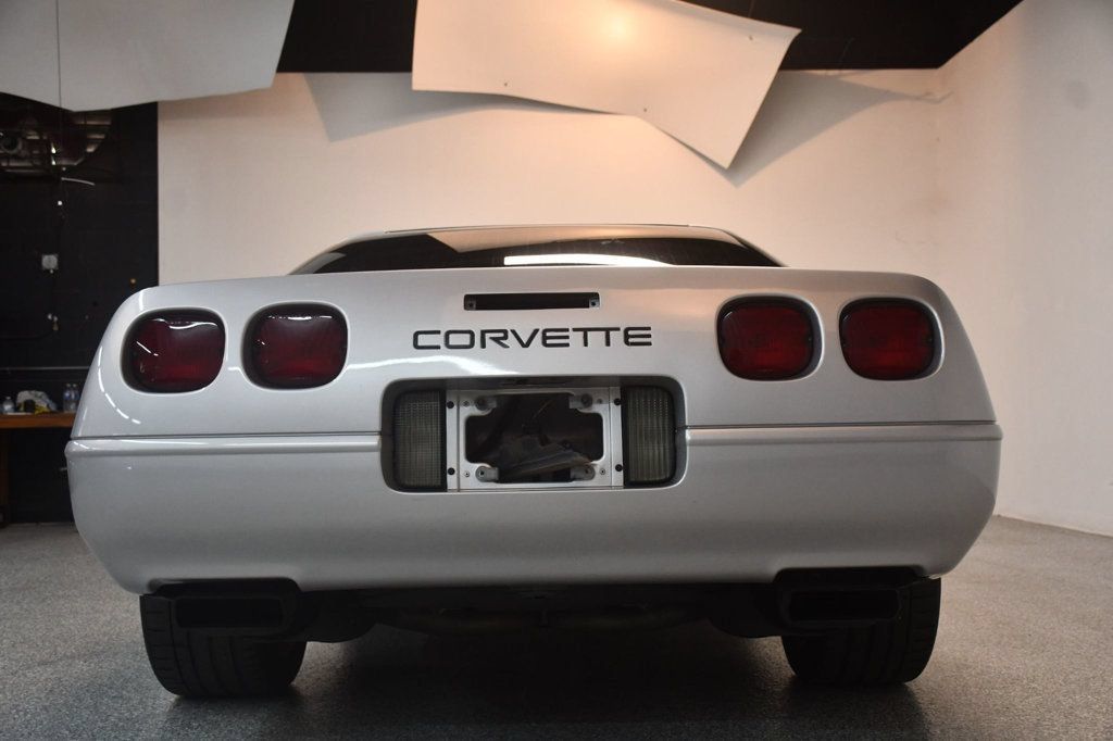 Used 1996 Chevrolet Corvette Coupe RWD image 13