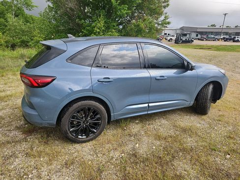 Used 2023 Ford Escape ST-Line Elite w/ Premium Technology Package AWD/4WD image 3