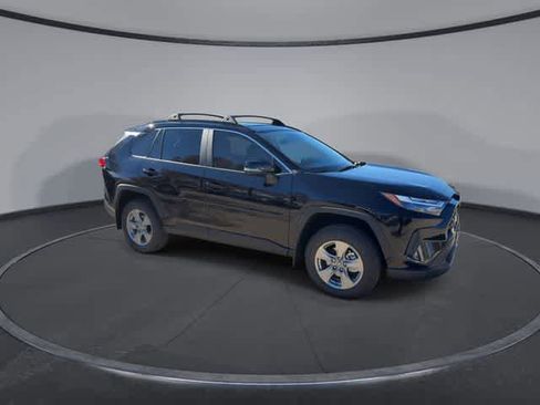 Used 2025 Toyota RAV4 XLE w/ Convenience Package image 9