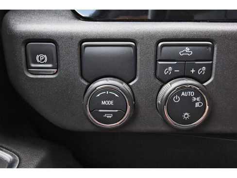 Used 2025 Chevrolet Silverado 1500 LT image 19