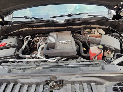 Used 2023 Chevrolet Silverado 1500 High Country w/ High Country Premium Package AWD/4WD image 9