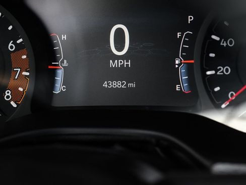 Used 2023 Jeep Compass Latitude AWD/4WD image 3