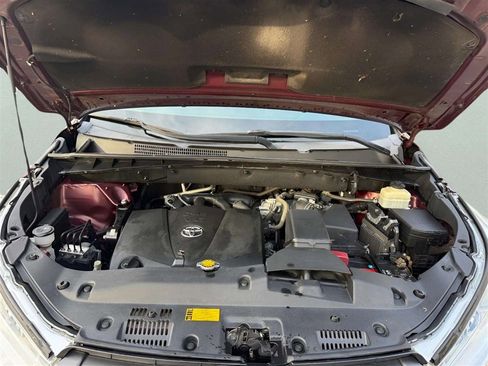 Used 2017 Toyota Highlander XLE FWD image 25