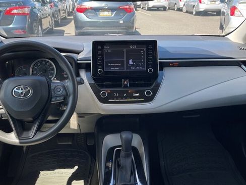 Used 2021 Toyota Corolla LE FWD image 9
