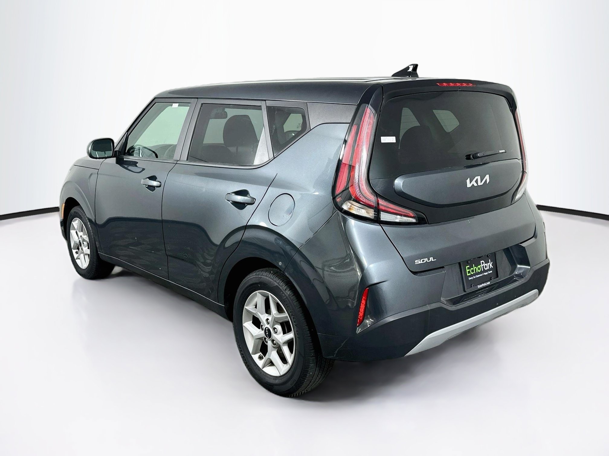 Used 2025 Kia Soul LX w/ LX Technology Package FWD image 5
