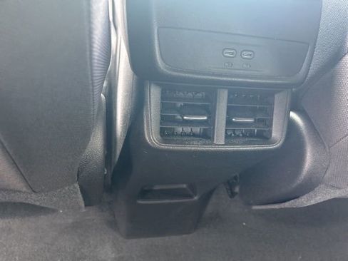 Used 2025 Chevrolet Equinox LT w/ Safety and Technology Package FWD image 44