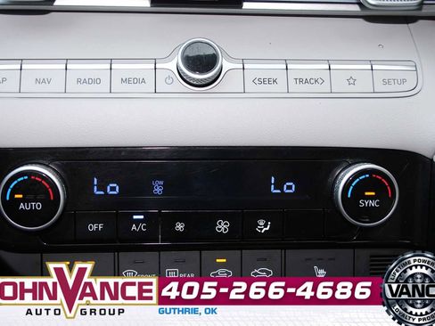 Used 2024 Hyundai Elantra Limited image 35