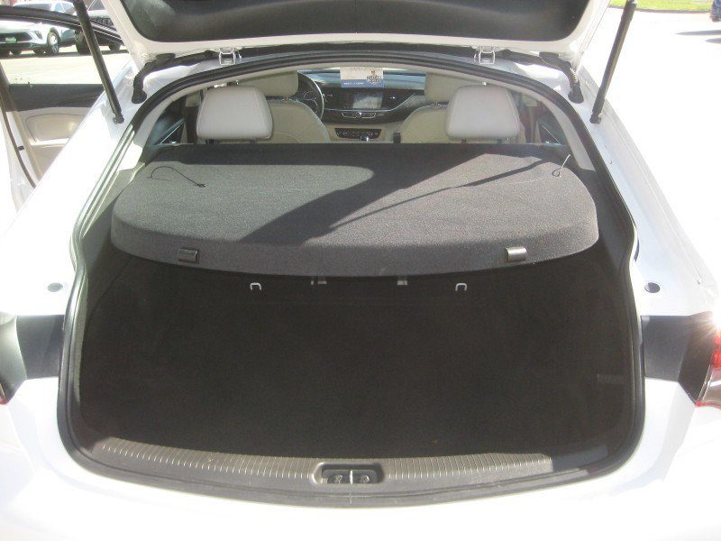Used 2020 Buick Regal Essence FWD image 11