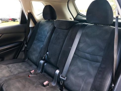 Used 2014 Nissan Rogue SV image 8