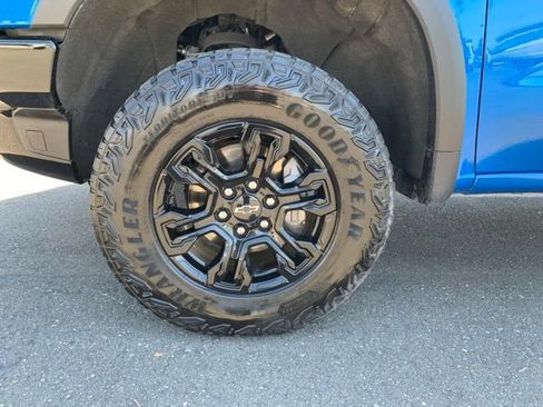 Used 2023 Chevrolet Silverado 1500 ZR2 w/ Technology Package AWD/4WD image 10
