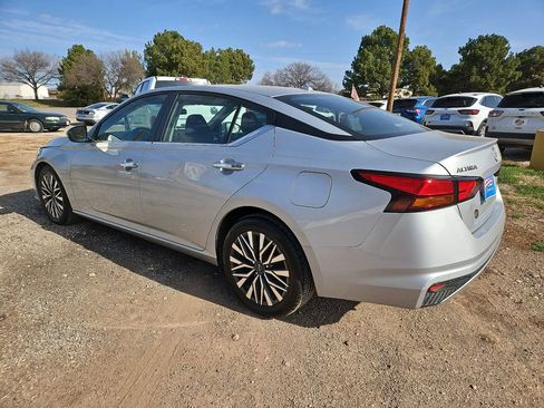 Used 2023 Nissan Altima 2.5 SV image 7