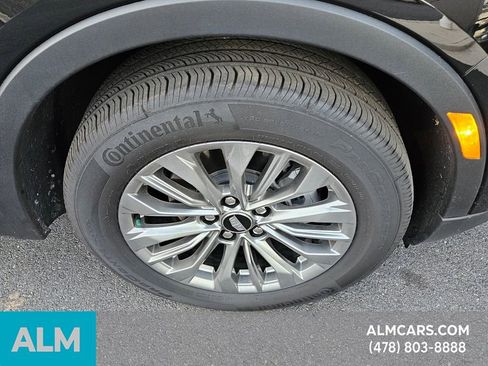 Used 2025 Cadillac XT4 Premium Luxury image 13