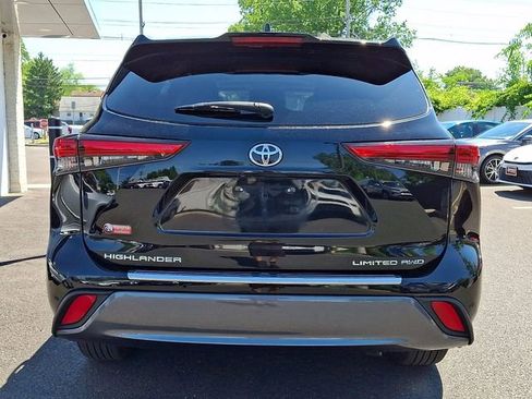 Certified 2021 Toyota Highlander Limited AWD/4WD image 5