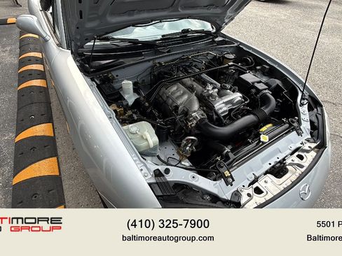 Used 2004 MAZDA MX-5 Miata w/ Cloth Azure Blue Pkg RWD image 28