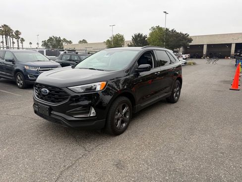 Used 2023 Ford Edge SEL w/ Sport Appearance Package AWD/4WD image 1