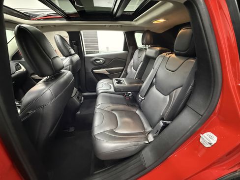 Used 2017 Jeep Cherokee High Altitude w/ Luxury Group image 23