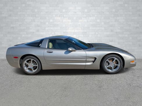 Used 2000 Chevrolet Corvette Coupe w/ Memory Pkg image 4