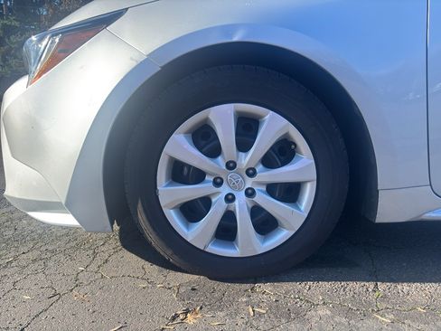 Used 2024 Toyota Corolla LE image 5