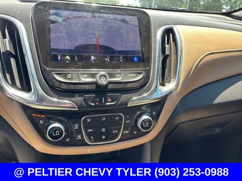 Used 2022 Chevrolet Equinox Premier AWD/4WD image 16
