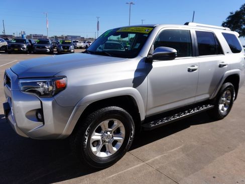 Used 2024 Toyota 4Runner SR5 image 3