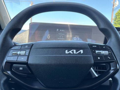 Used 2025 Kia K4 FWD image 29