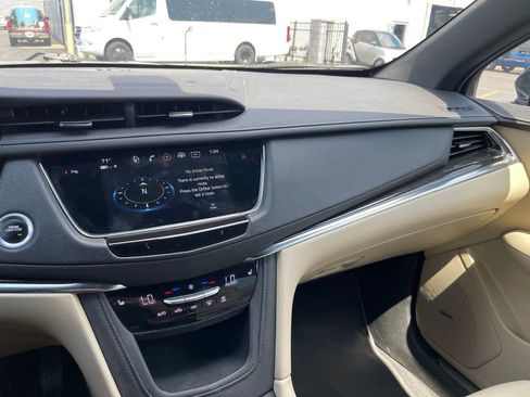 Used 2019 Cadillac XT5 AWD image 15
