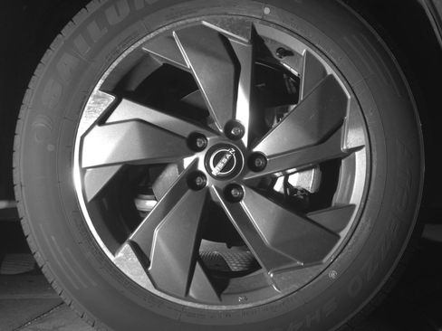 Used 2025 Nissan Rogue SV FWD image 13